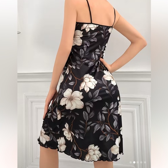 Floral Black Short Camisole Nightgown with bonus, red rose hair clip - Picture 3 of 7